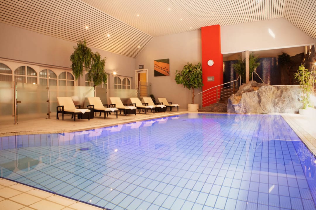 Pool Hotel International