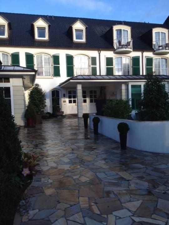 Eingangsbereich außen LIFESTYLE Resort Zum Kurfürsten