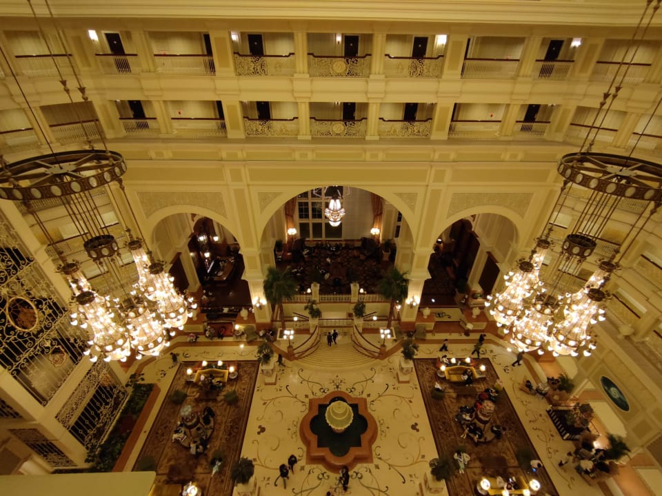 Lobby Tokyo Disneyland Hotel