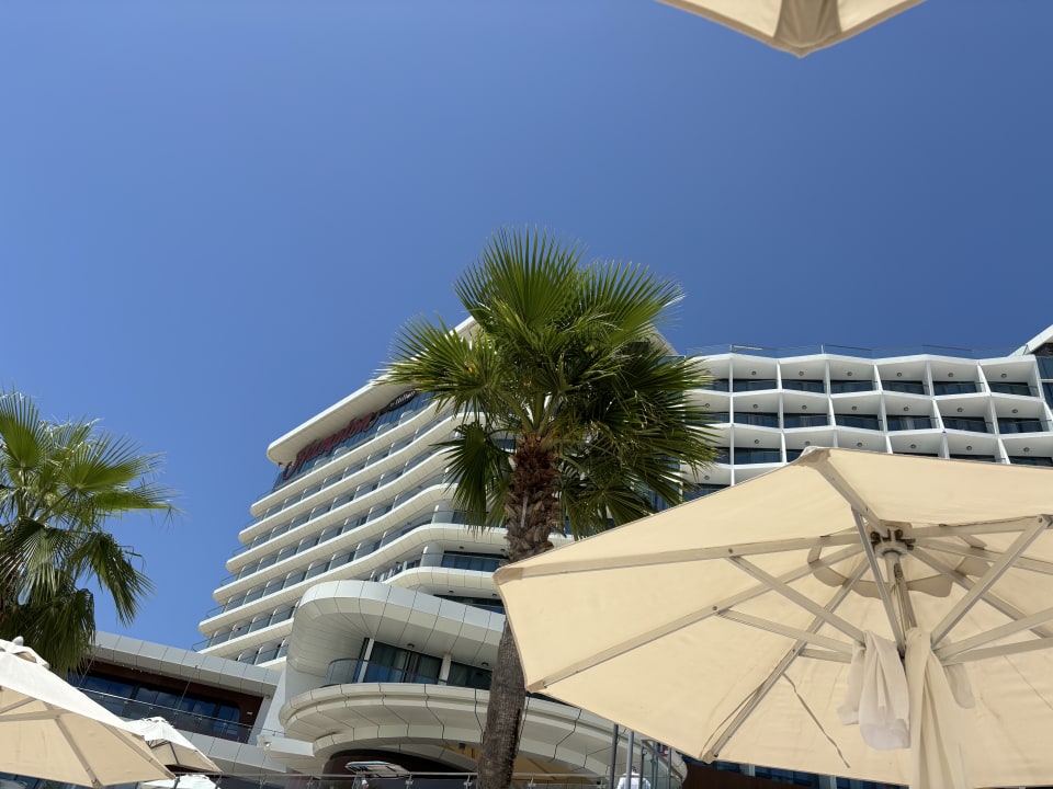 Außenansicht Hampton by Hilton Marjan Island