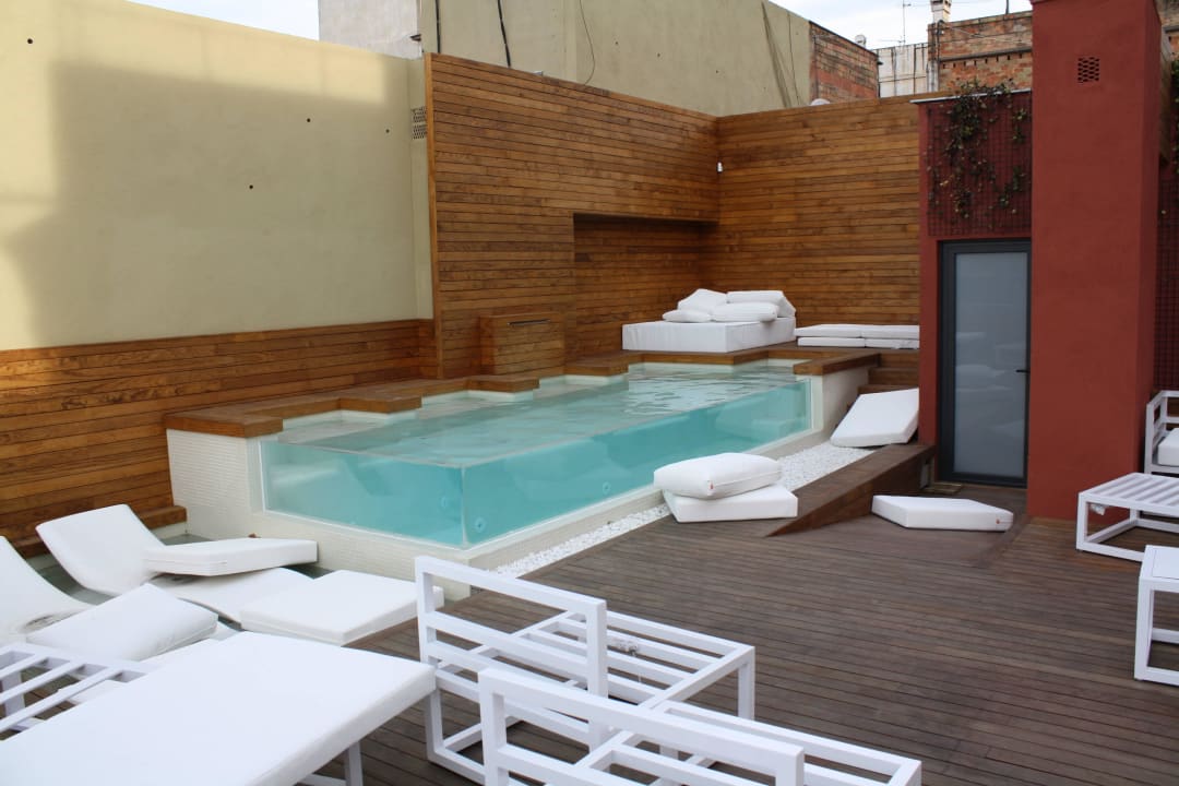 Kleiner Pool bei Tag Hotel Well and Come