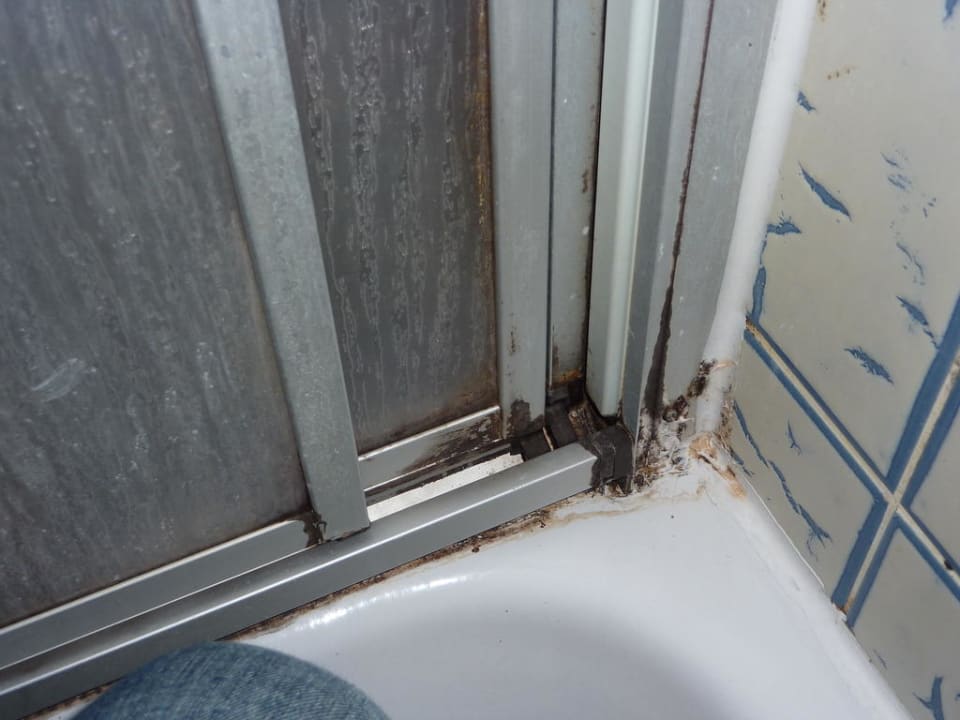 Dusche Zimmer 12 Sonnenmatte-Titisee B+B Hotel Guesthouse