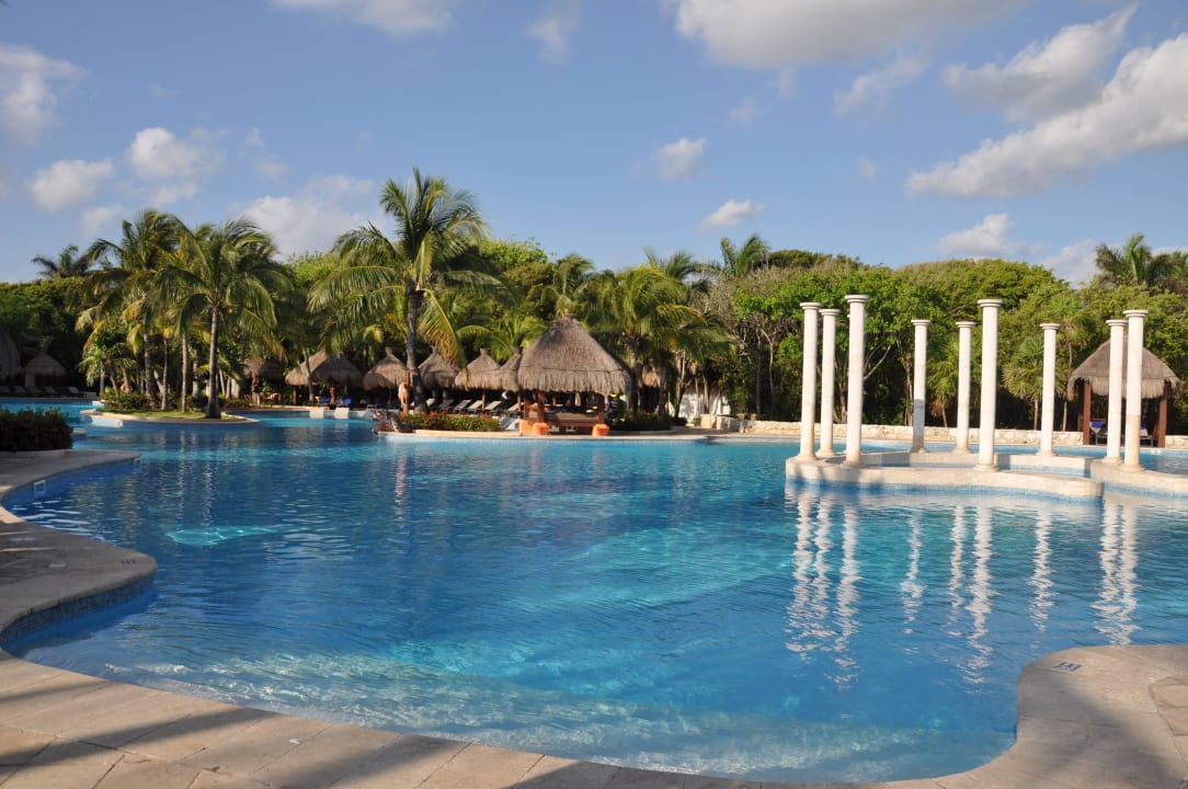 Pool Iberostar Waves Paraiso Beach