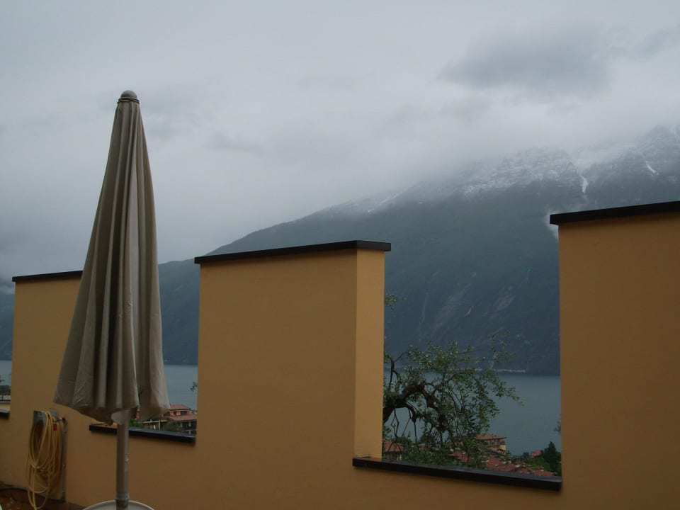 Blick von der Zimmertür(gleichzeitig Balkontür) Hotel Cristina