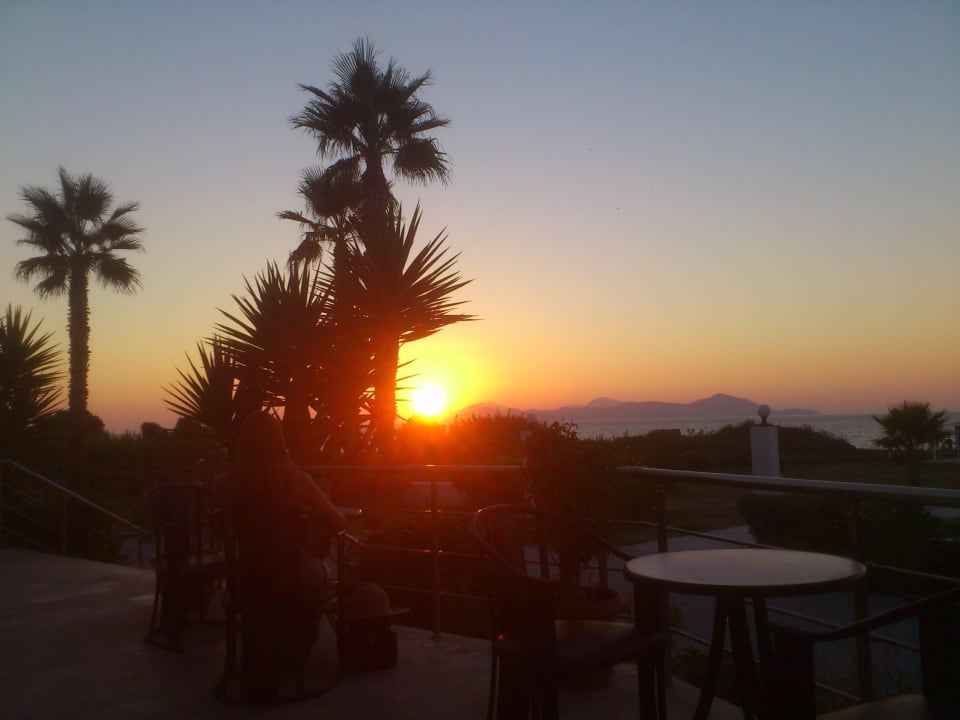 Sonnenuntergang Costa Angela Seaside Resort