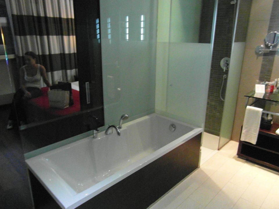 Bad Hotel & Spa Villa Olimpic@ Suites