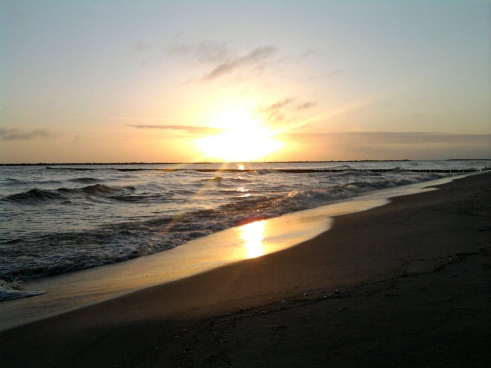 Sonnenuntergang am weißen Sandstrand Ferienwohnung Lisa