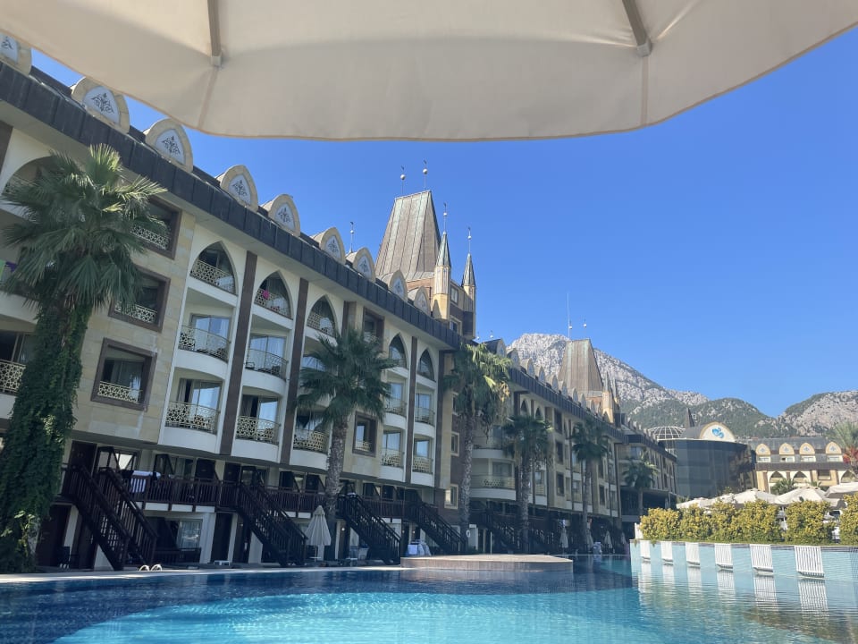 Pool Crystal Prestige Pearl Collection