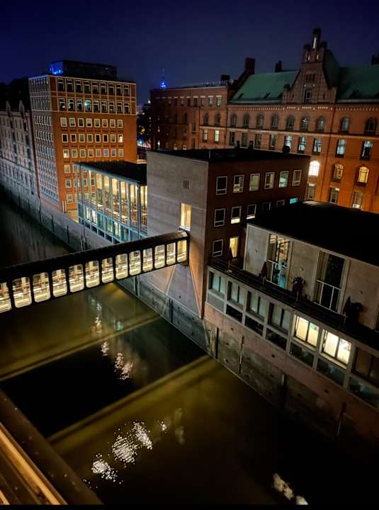 Ausblick AMERON Hamburg Hotel Speicherstadt