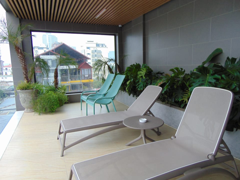 Pool D' Lecia Ha Long Hotel