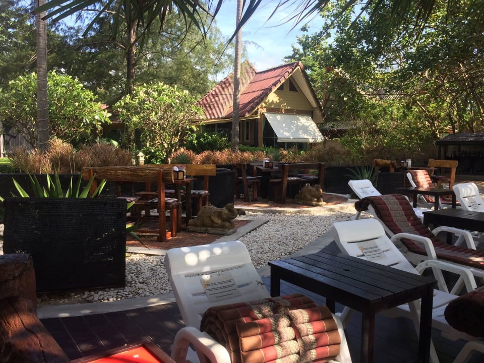 Liegen im Resort  Hotel Lanta Castaway Resort