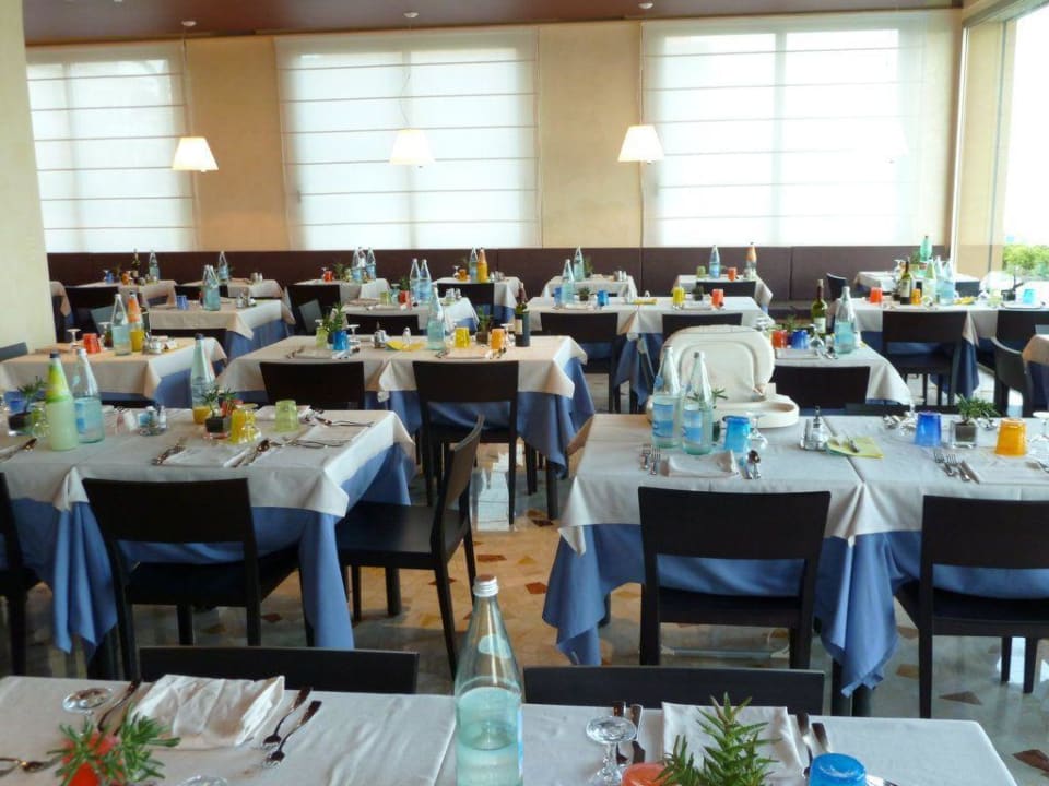 Der völlig neu gestaltete Speisesaal Hotel Ancora