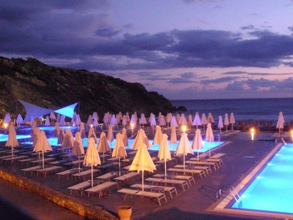 Beleuchtete Poolanlage Atlantica Mikri Poli Crete