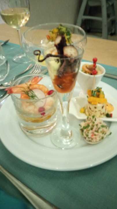 Gastro Acanthus Cennet Barut Collection