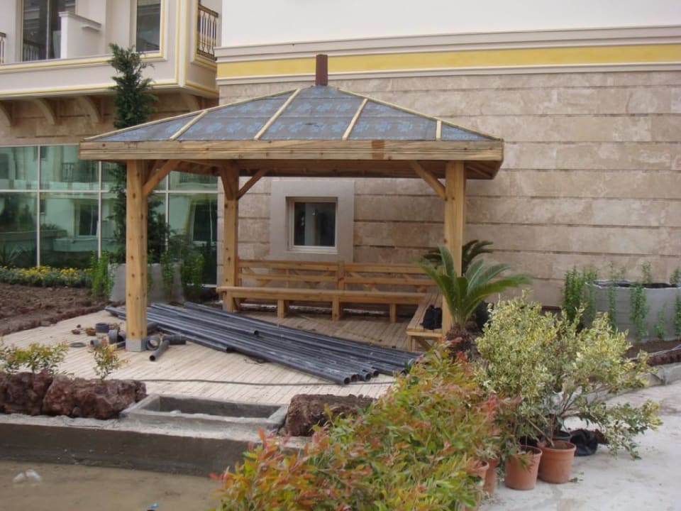 Eine der Raucherecken Diamond Excellence Resort & Spa