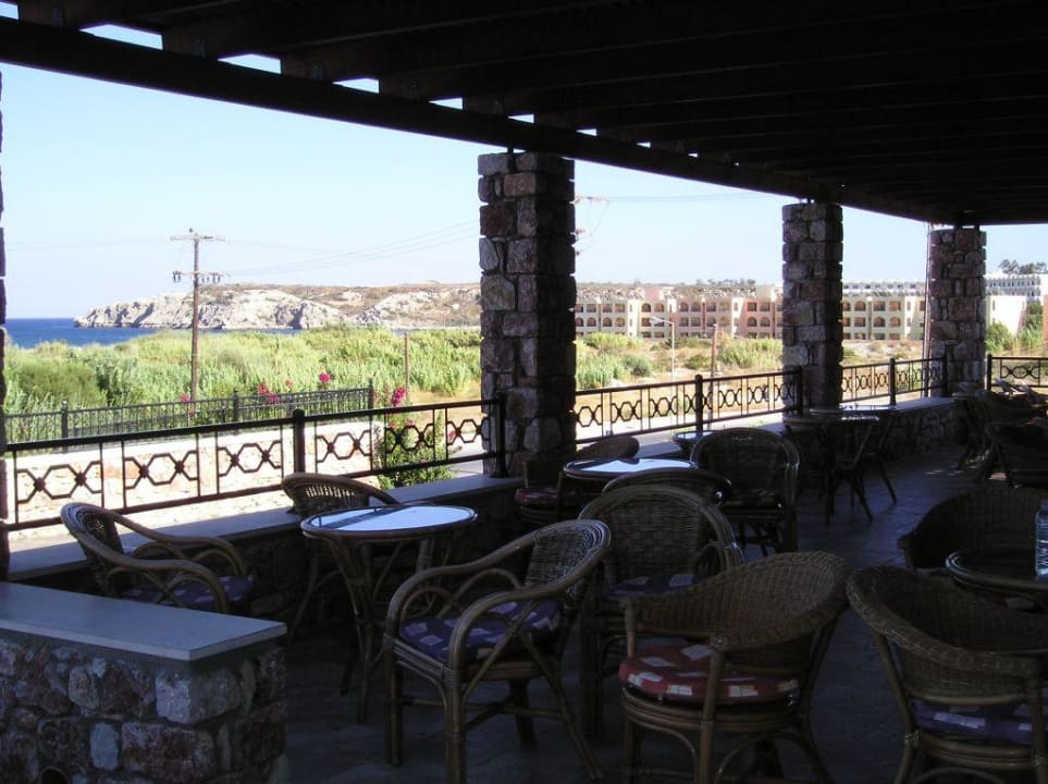 Blick zur Strasse Atlantica Mikri Poli Rhodes