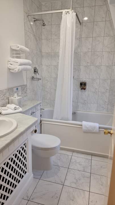 Zimmer Arbutus Hotel