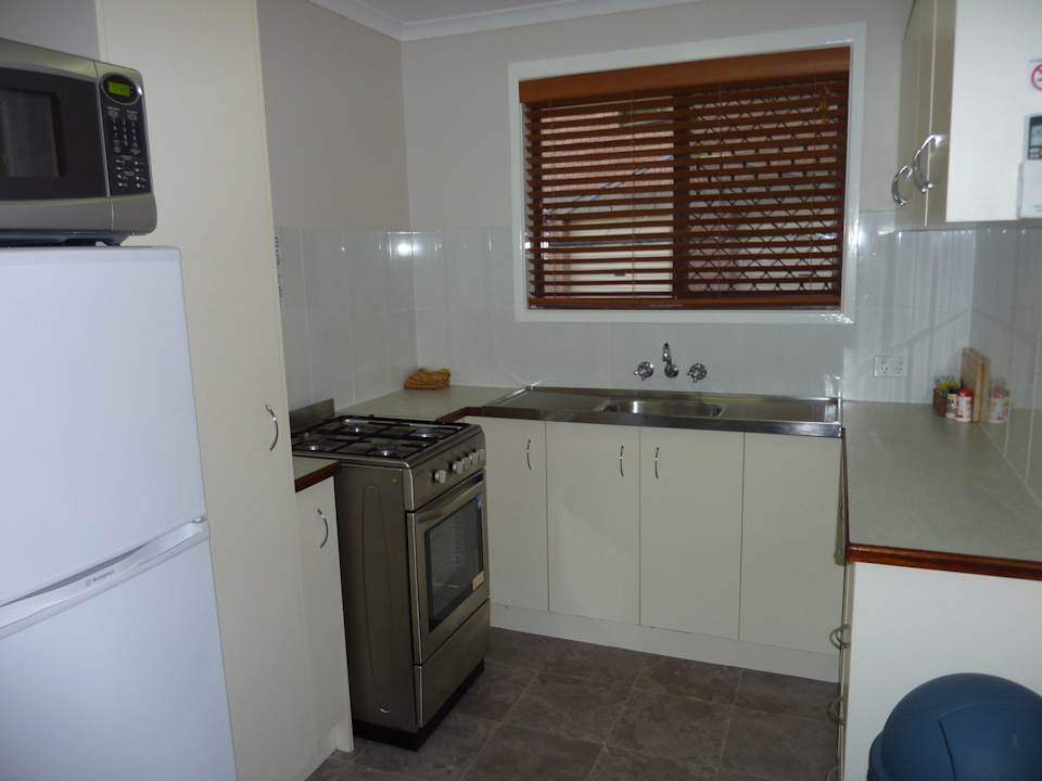 Küche Apartments Hervey Bay Colonial Lodge