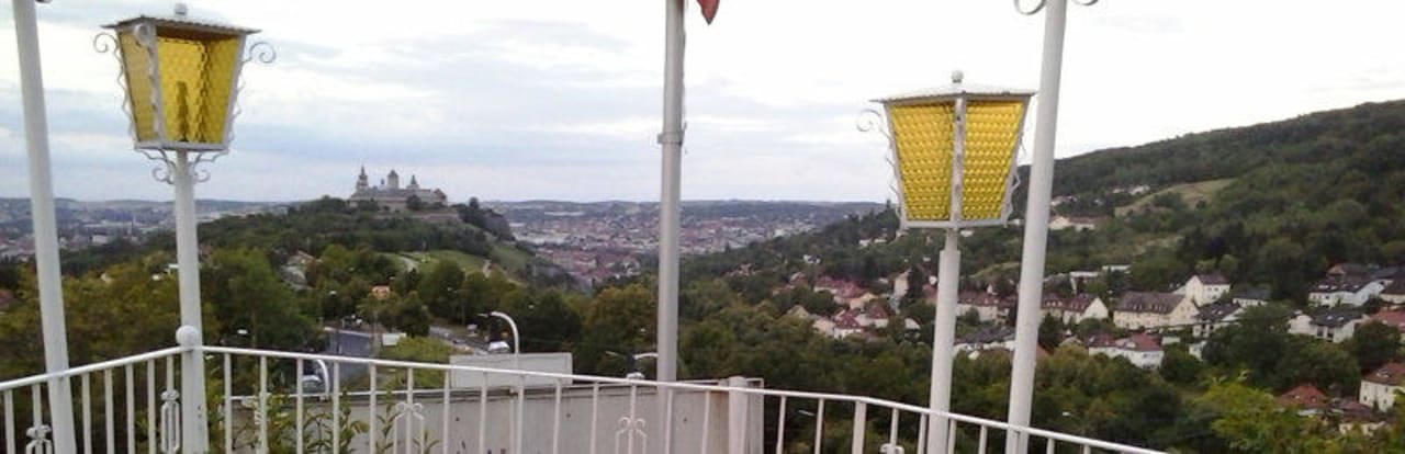 Blick von der Terrasse auf Würzburg Hotel Wittelsbacher Höh