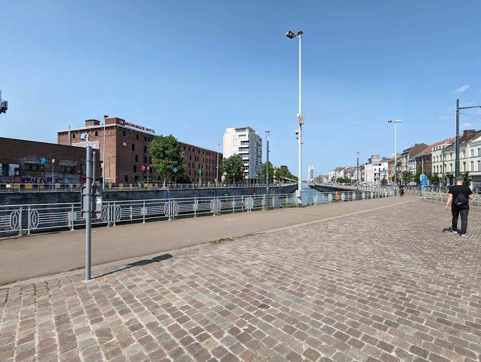 Außenansicht MEININGER Hotel Bruxelles City Center