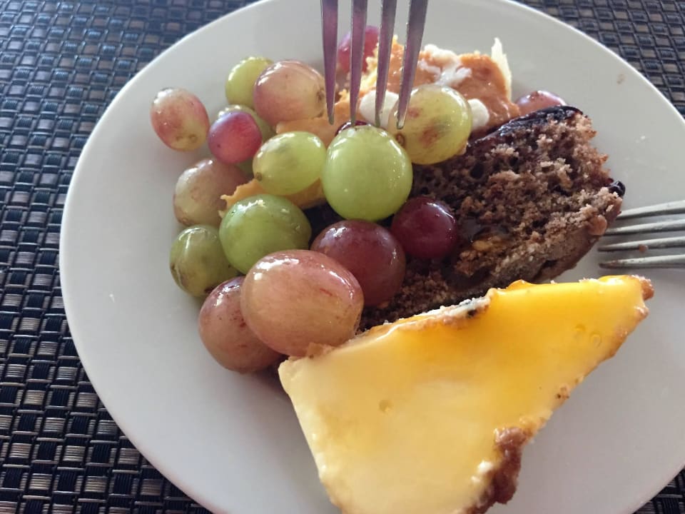 Nachtisch beim Mittagessen Malikia Resort Abu Dabbab