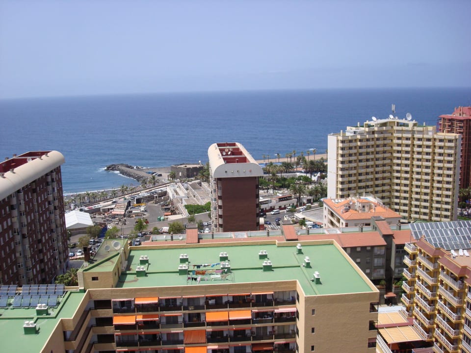 Ausblick vom 12.Stock vom Balkon (Meerblick-Zimmer Be Live Tenerife - Adults only