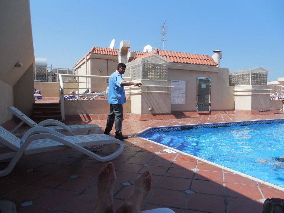 Pool auf dem Hoteldach Belvedere Court Hotel