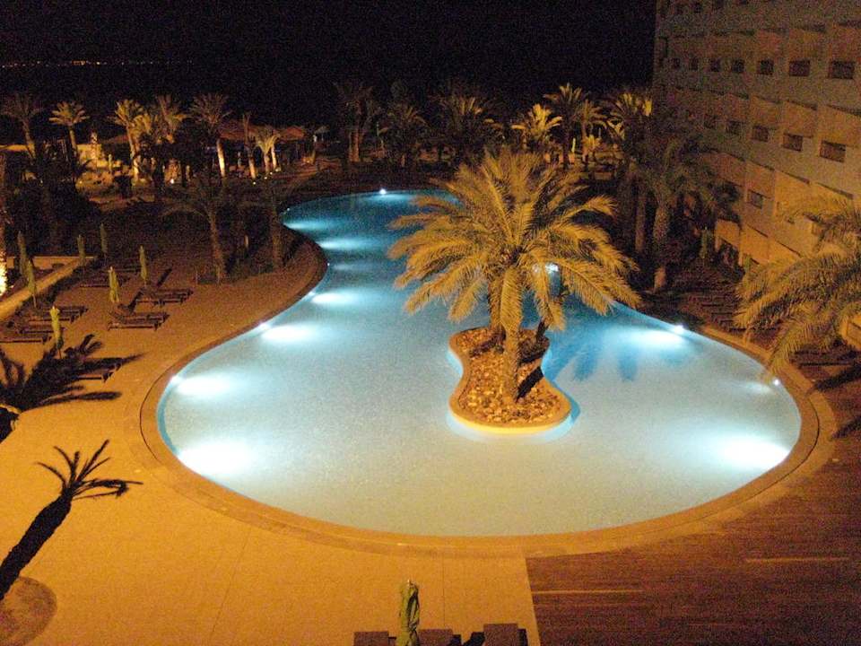 Pool by night Hotel Rosa Beach
