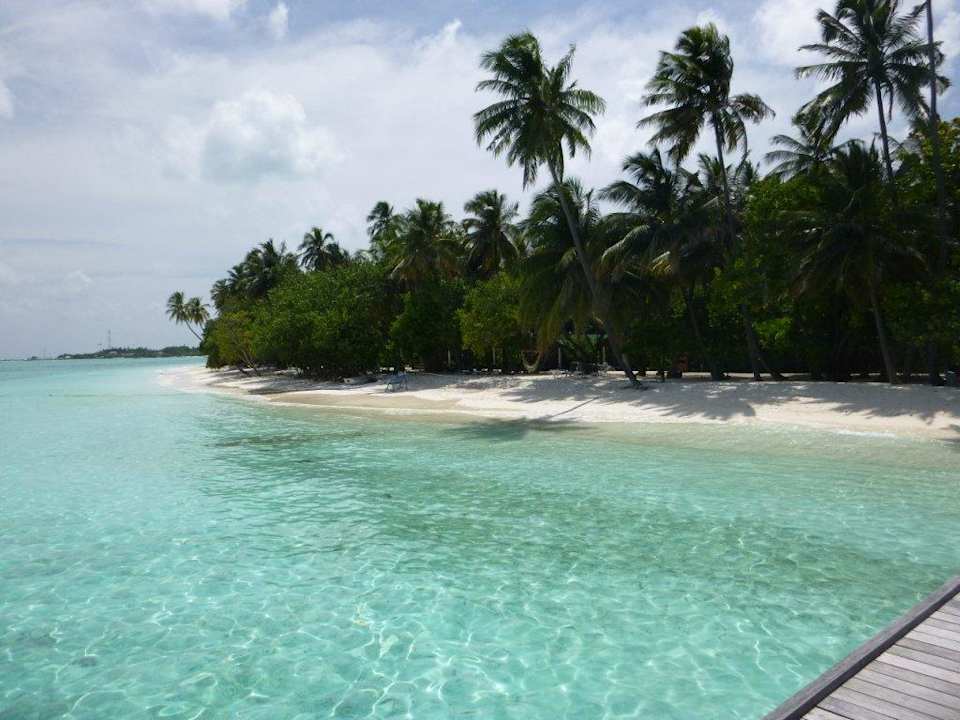 Glasklares Wasser Meeru Maldives Resort Island