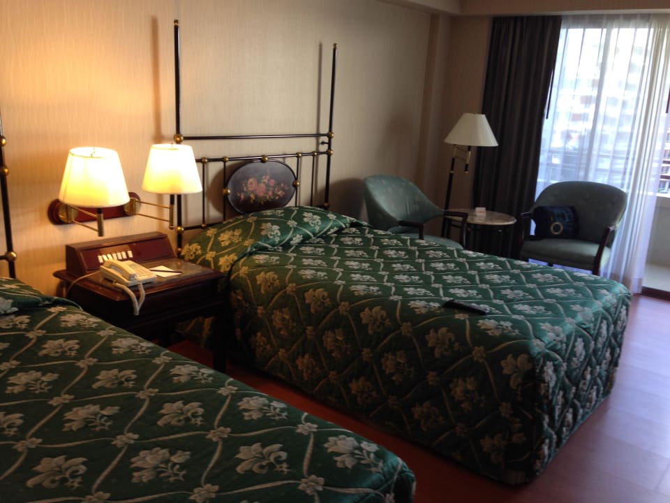 Unser Zimmer zum Balkon Patong Resort