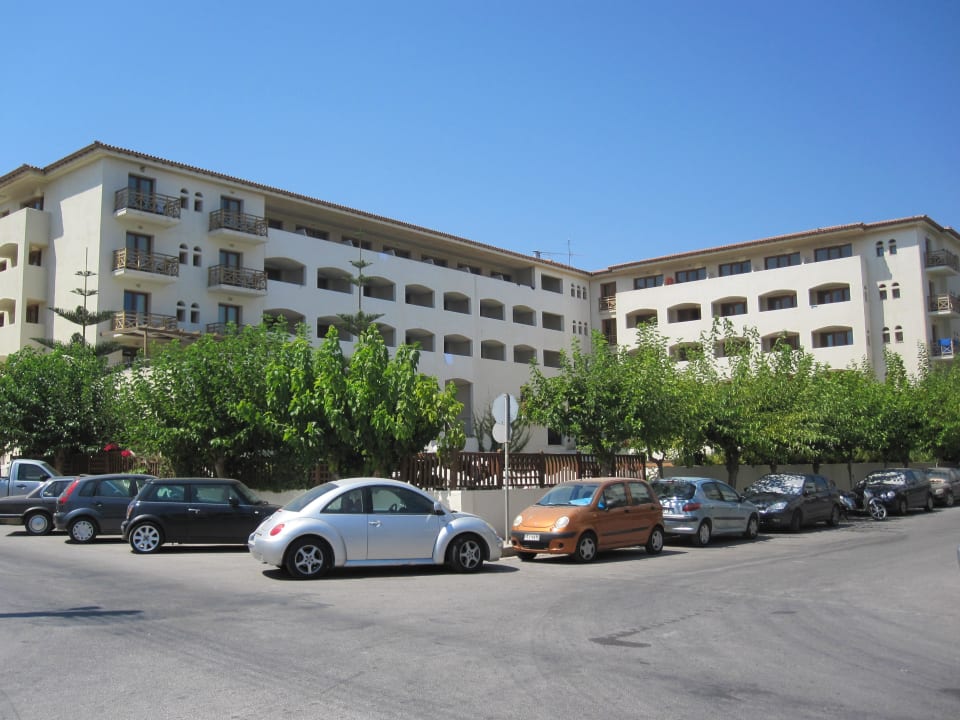 Hotel von der Straße aus Hotel Theartemis Palace