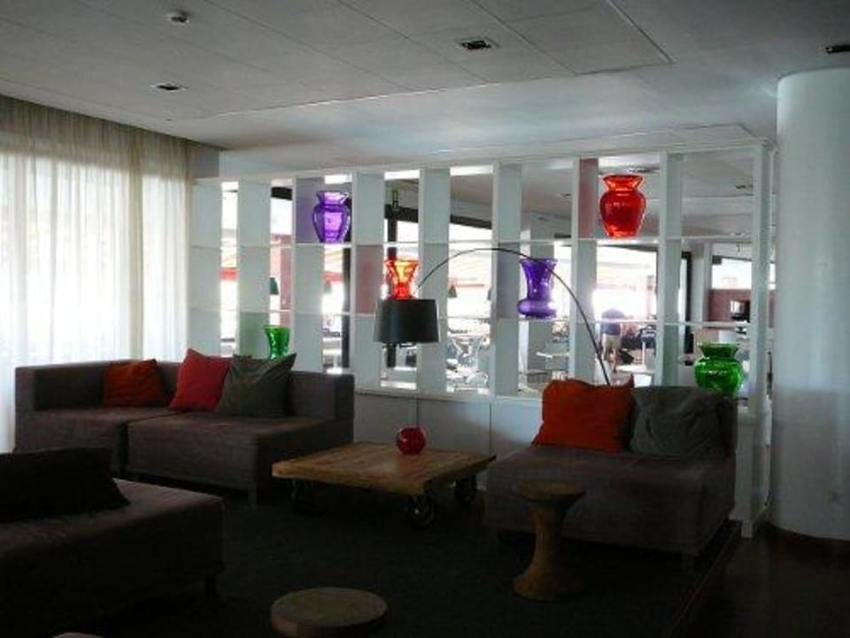 Die Bar,  gestaltet wie ein bequemes Wohnzimmer  Sunprime Atlantic View