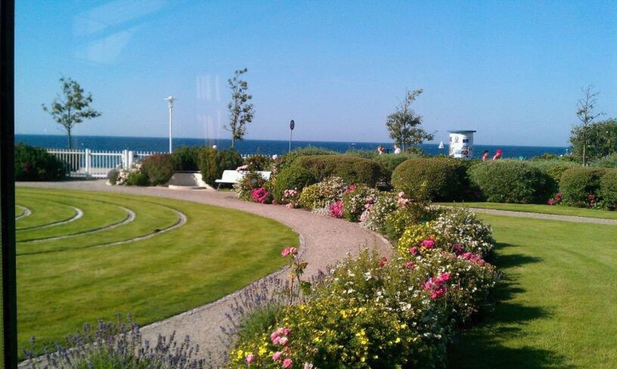 Gartenblick in Richtung Meer A-ROSA Ostseehotel Kühlungsborn