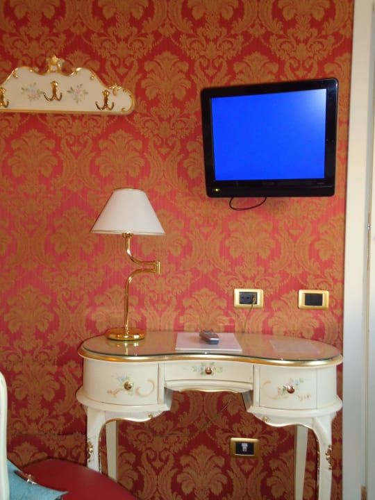 Современность и барокко  Hotel Torino