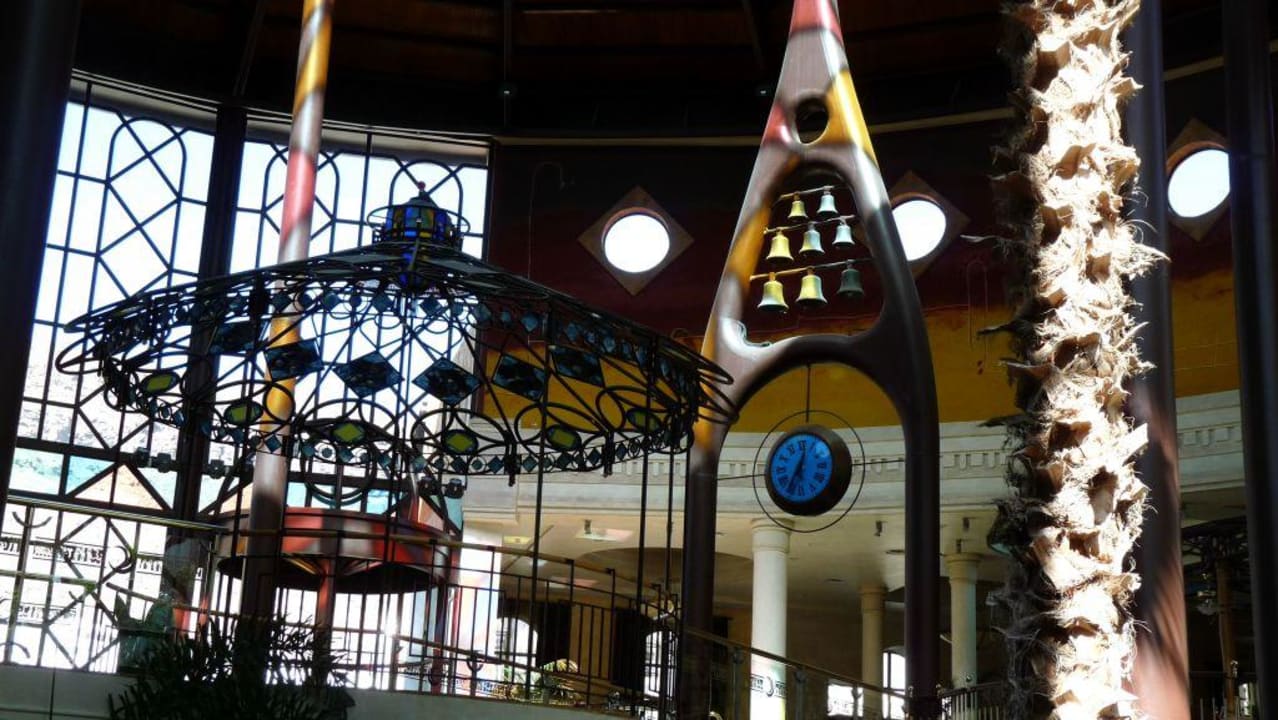 Bunte Farben in der Lobby Hotel Cordial Mogán Playa