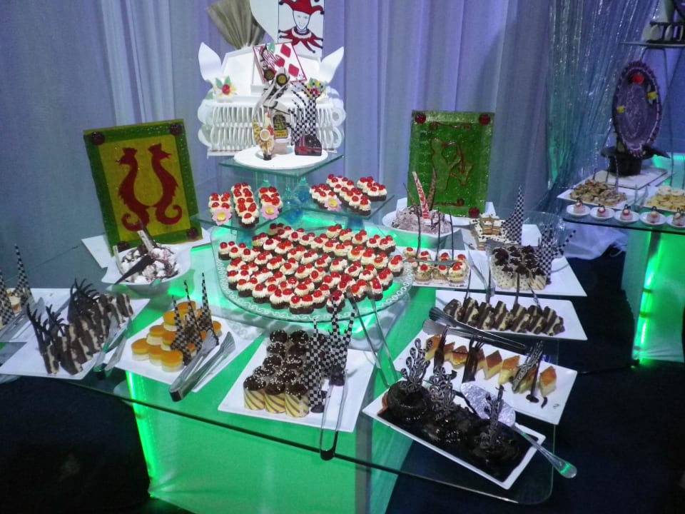 Mhh so lecker Silvester Dinner Pickalbatros Alf Leila Wa Leila Resort - Neverland Hurghada