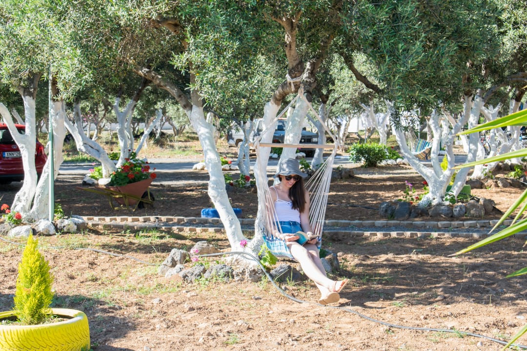 Gartenanlage Paradisos Studios  Apartments