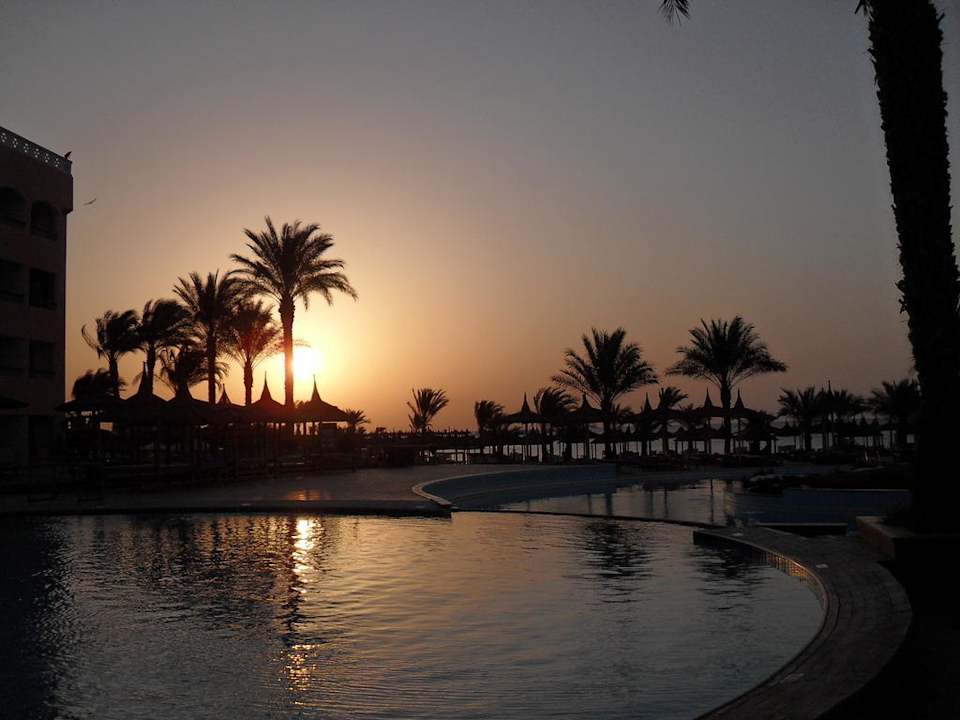 Sonnenaufgang - einfach schön Beach Albatros Resort