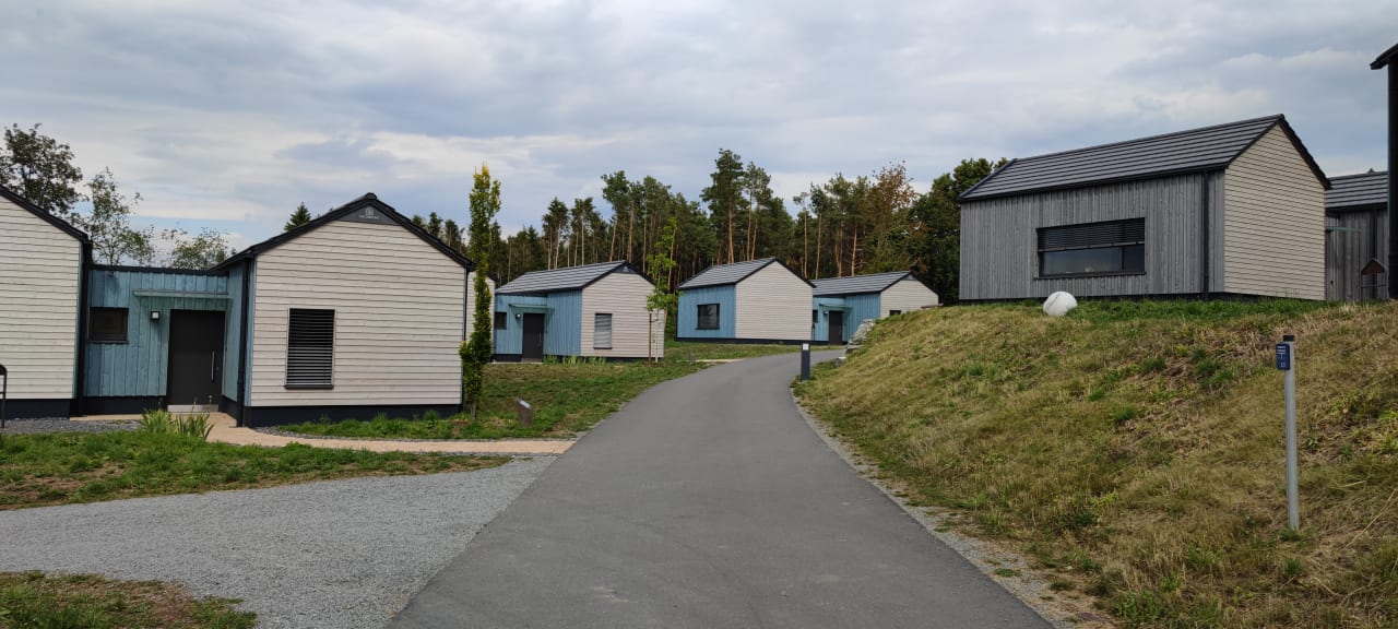 Außenansicht Bio-Seehotel Chalets