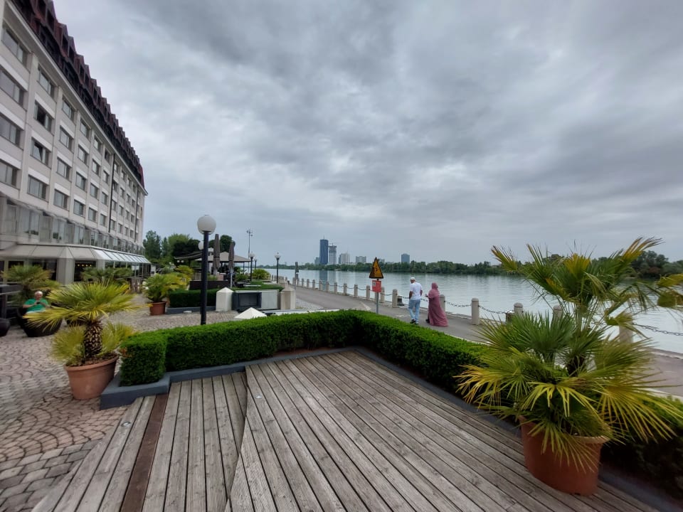 Außenansicht Hilton Vienna Waterfront