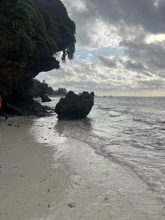 Strand Bahari Beach Hotel