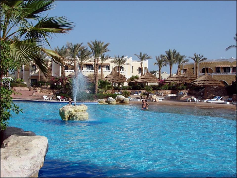 Basen przy hotelu Hotel El Faraana Reef Resort