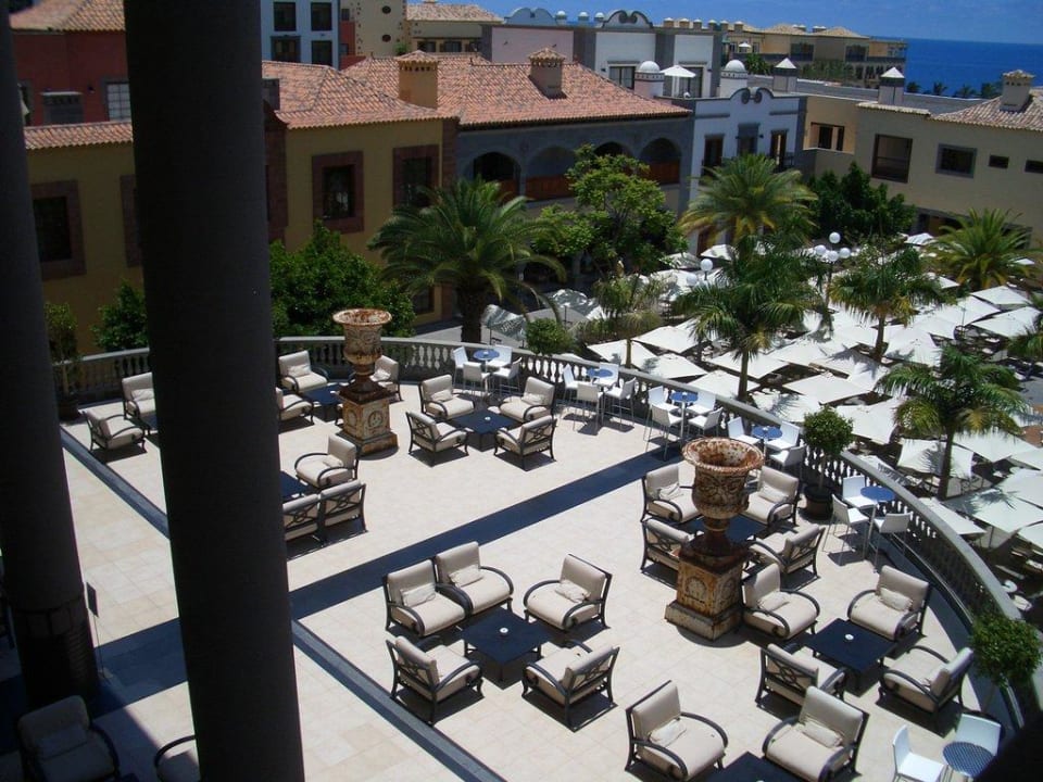 Terrasse der Bar Tizziri Lopesan Villa del Conde Resort & Thalasso