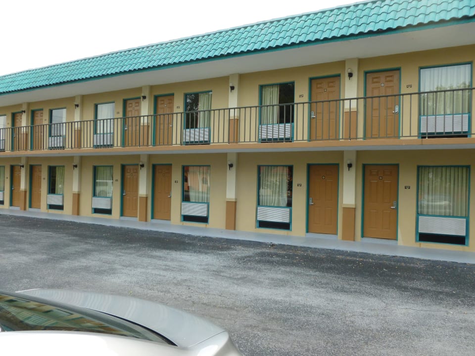 Außenansicht Hotel Days Inn Clearwater Central