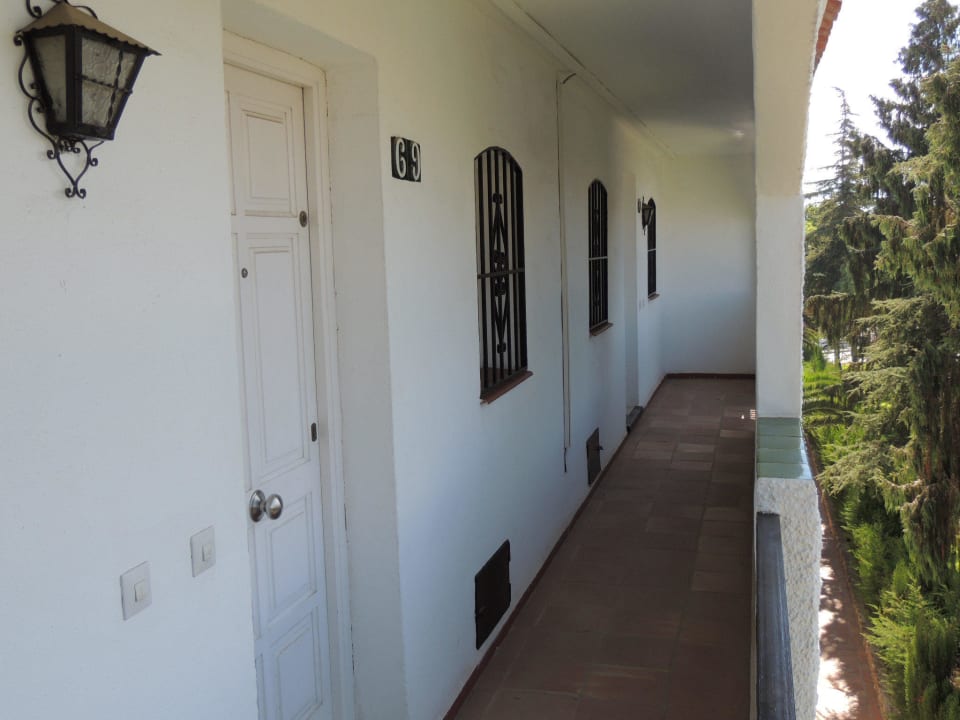 Der "Flur" zu den Zimmern/Apartements Apartamentos Verano Azul