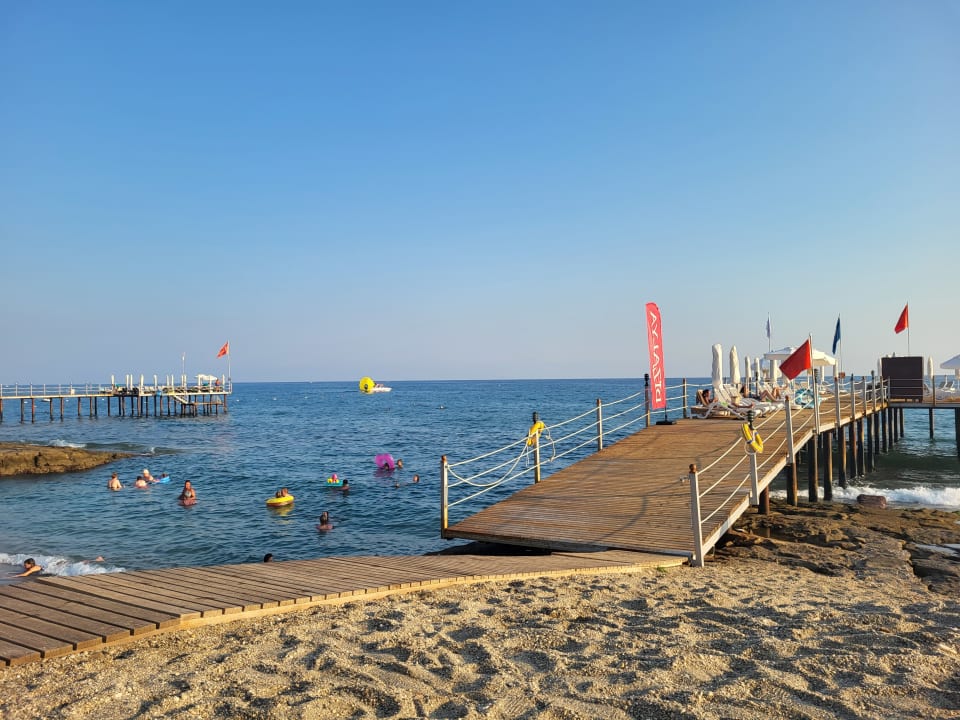 Strand Club Dizalya