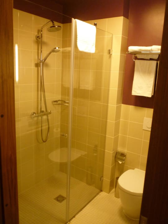 Badezimmer - Dusche Mercure Hotel Riga Centre