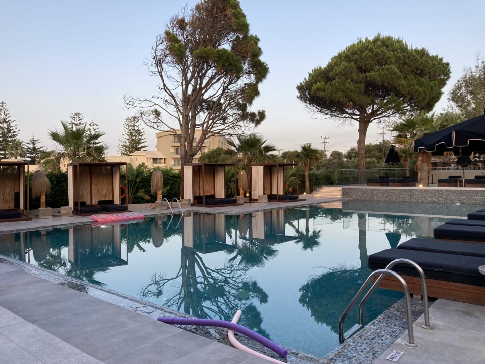 Pool Eliros Mare