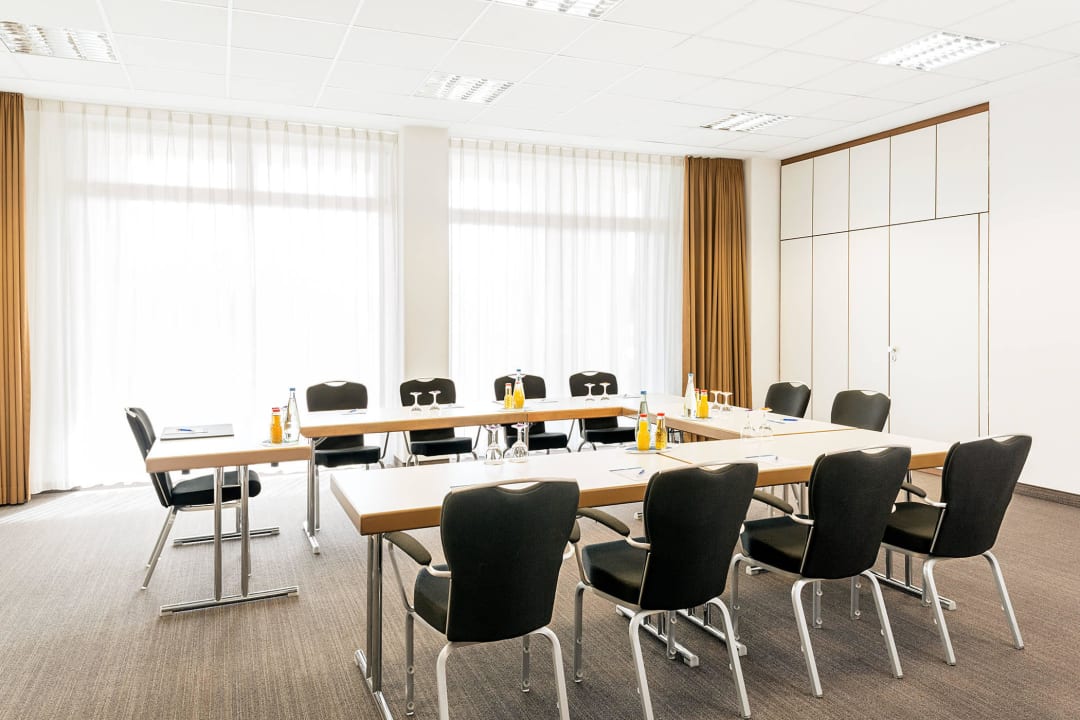 Meeting Room NH Hamburg Horner Rennbahn