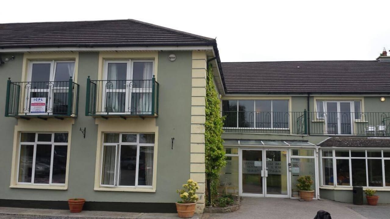 Glenmore House von außen Hotel Glenmore House